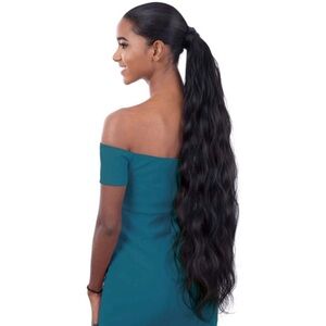 32” inch synthetic black ponytail hair extension
Body wave long ponytail